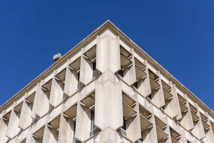 The Bunger-Henry Building’s concrete slabs serve as sun screens for the windows and provide a rich texture across the facades.