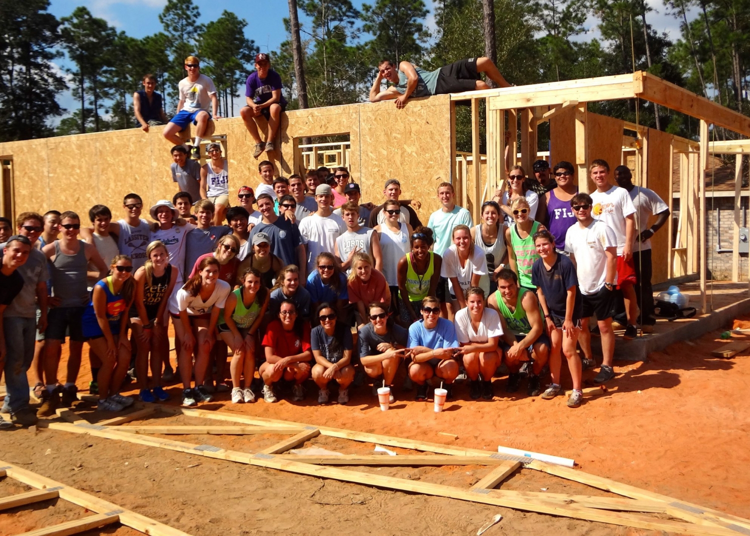 Students participate in a philanthropy project led by Phi Gamma Delta in 2012.
