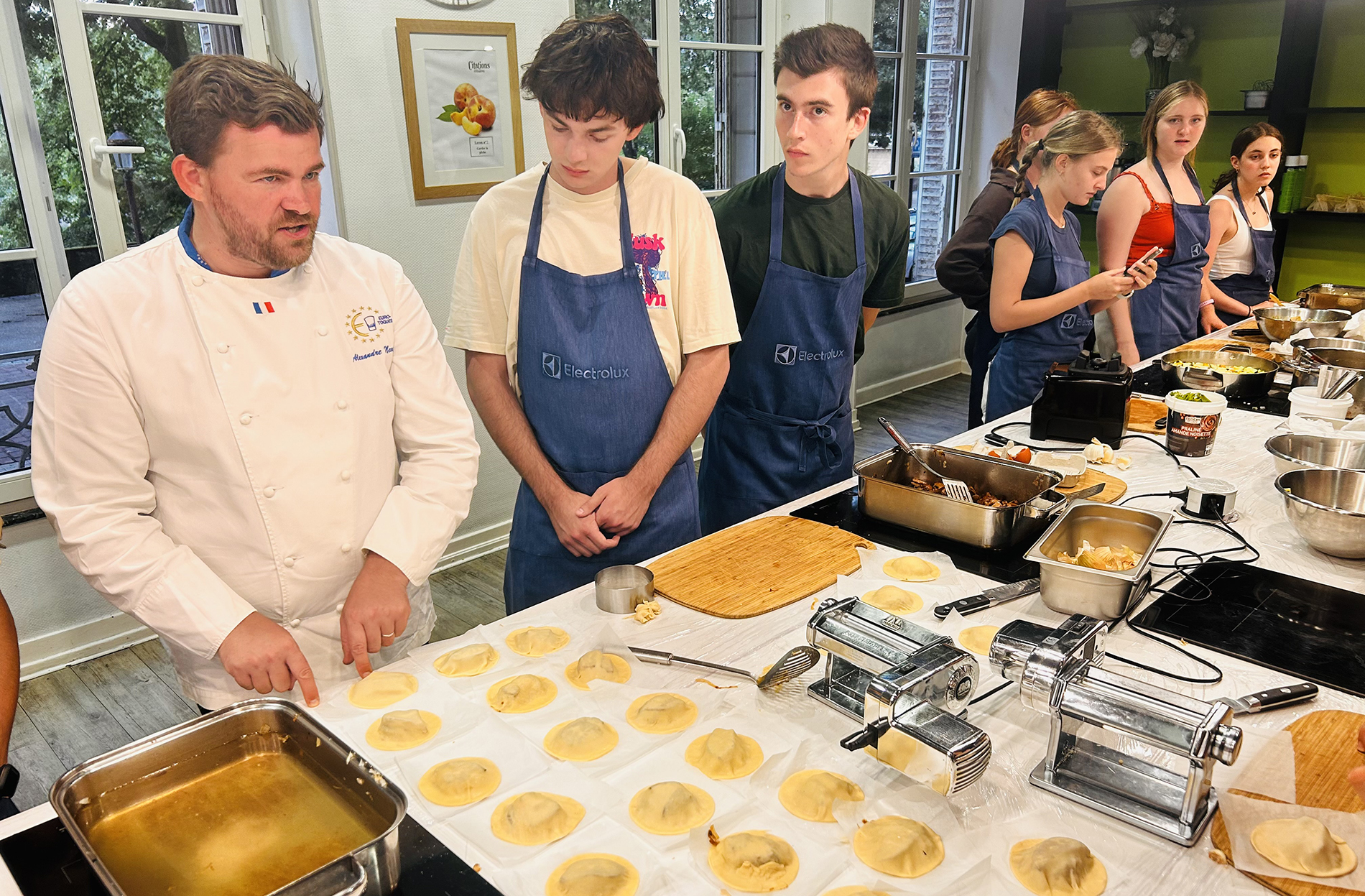 students take cooking class at Georgia Tech-Europe