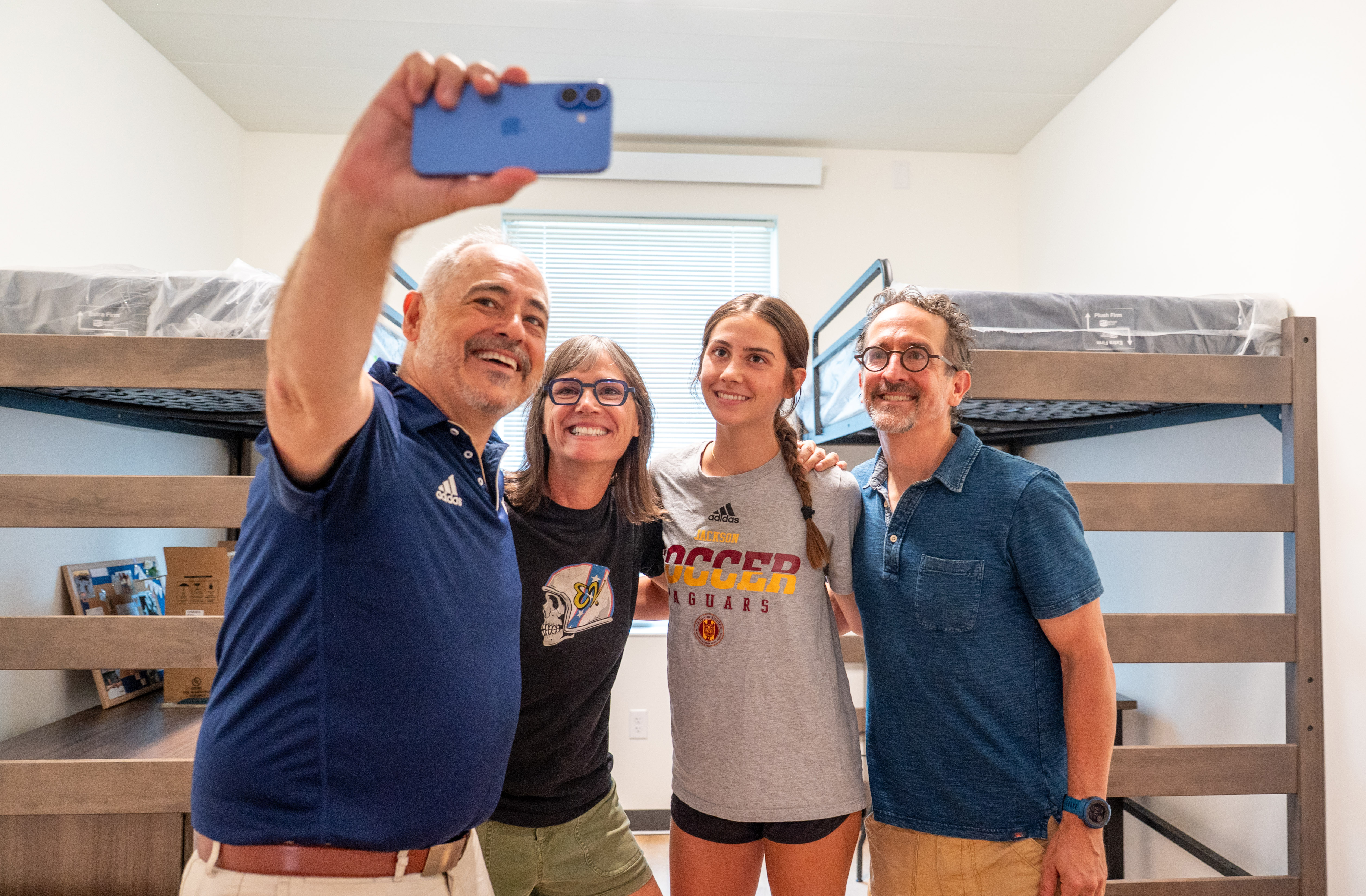 cabrera and students during move-in