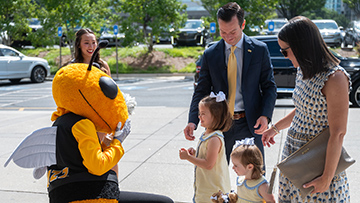 buzz and ryan alpert and family