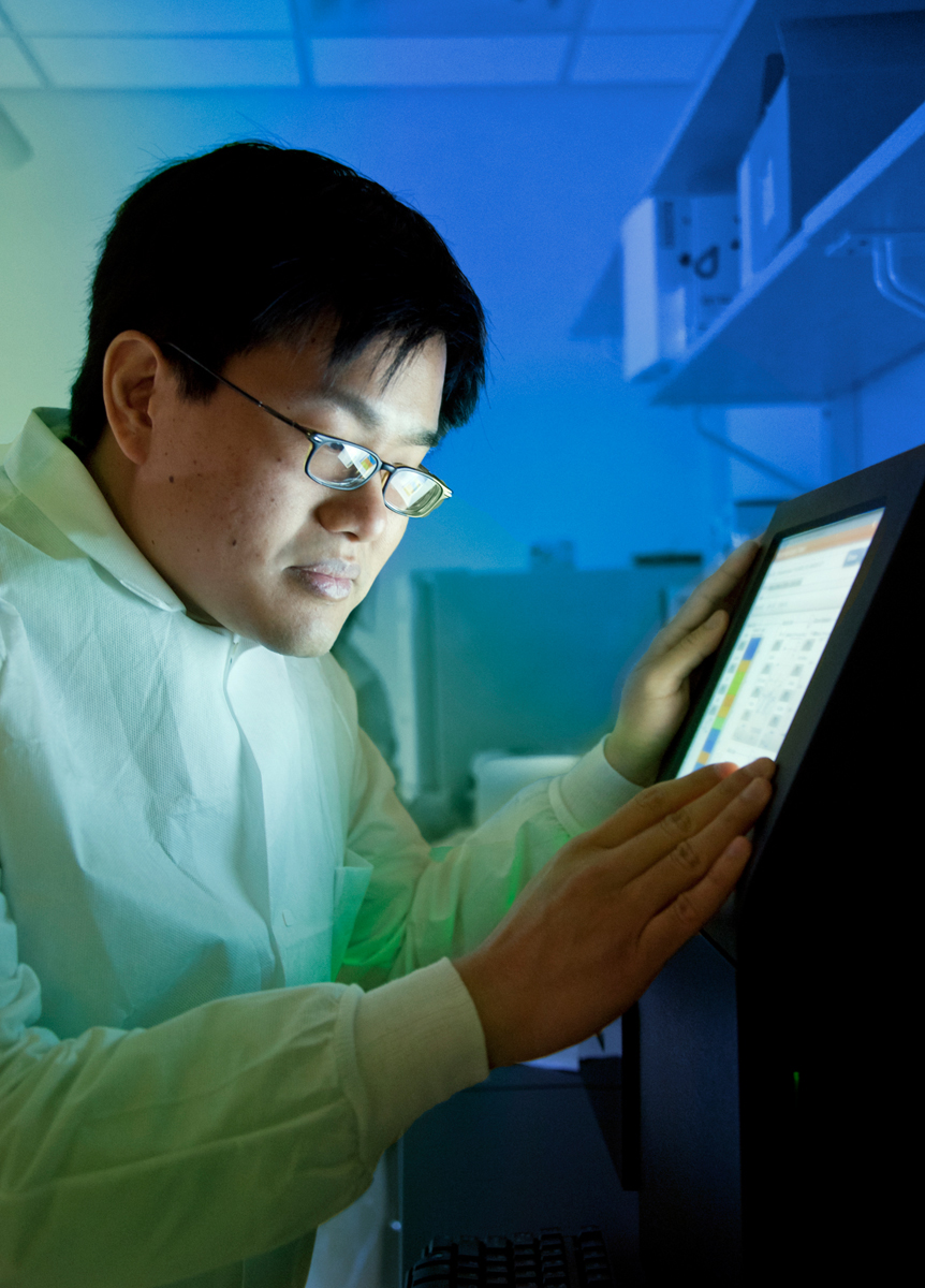 A microbiologist uses next-generation sequencing technology to identify a bacterial DNA fingerprint. (Credit: Centers for Disease Control and Prevention).