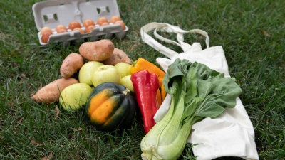 A new program brings fresh produce to campus for students, faculty, and staff.