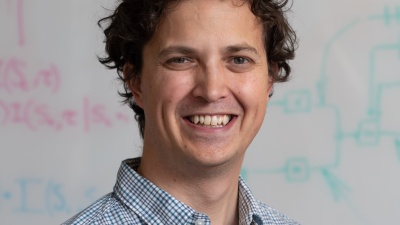 Simon Sponberg