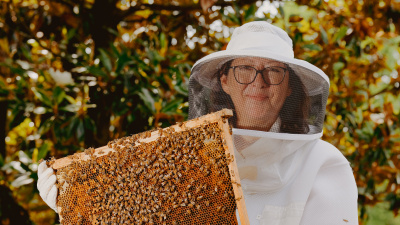 Deb DeWitt serves as Georgia Tech’s 2025 Beekeeper in Residence with the Urban Honey Bee Project. 