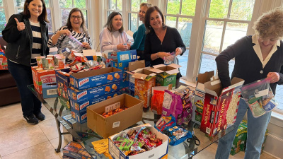 Georgia Tech Women's Club Packing Items for Klemis Kitchen