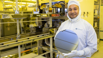 asif-khan-cleanroom-wafer-thumb.jpg