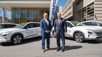 Ángel Cabrera, president of Georgia Tech, and Ken Ramírez, executive vice president and head of Global Energy and Hydrogen Business at Hyundai Motor Group
