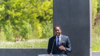 Andre Dickens, Atlanta city council member who also serves on the Georgia Tech Alumni Association board of trustees, speaks about the historical significance of events that took place at the EcoCommons site at an event in April 2021. Photo by Allison Carter.