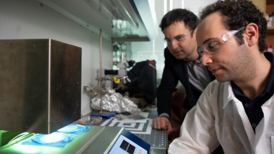  Fabrication of the microchip. The device is fabricated by injecting a polymer into a micro fabricated mold and the polymer is cured under ultraviolet light to produce low-cost, single-use devices.

 