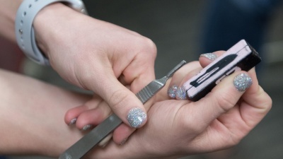 InVenture Prize finalist Scal-Pal redesigned surgical blade packages so they’re easier and safer to use. (Photo by Allison Carter)