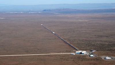 This aerial photograph shows the LIGO facility in Hanford, Washington. The two arms of the observatory are each four kilometers long. (Credit: LIGO Scientific Collaboration)