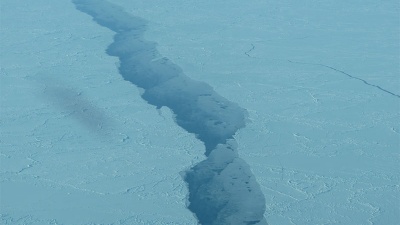 In Barrow, snow-covered ice pack extends in every directly except inland. The ultimate source of the molecular chlorine is the sodium chloride in sea salt, Huey said, most likely from the snow-covered ice pack. How the sea salt is transformed into molecular chlorine is unknown. Credit: Greg Huey. 