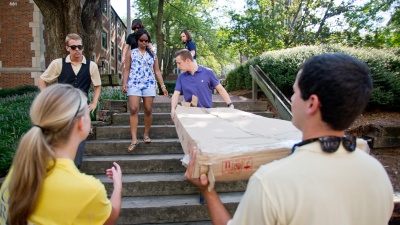 Georgia Tech student leaders help freshmen move into their dorms. 