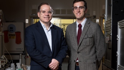 Thermally-based industrial chemical separation processes such as distillation now account for 10 to 15 percent of the world’s annual energy use. Researchers at the Georgia Institution of Technology are suggesting seven energy-intensive separation processes they believe should be the top targets for research into low-energy purification technologies. Shown are (l-r) David Sholl and Ryan Lively. (Credit: Rob Felt, Georgia Tech)