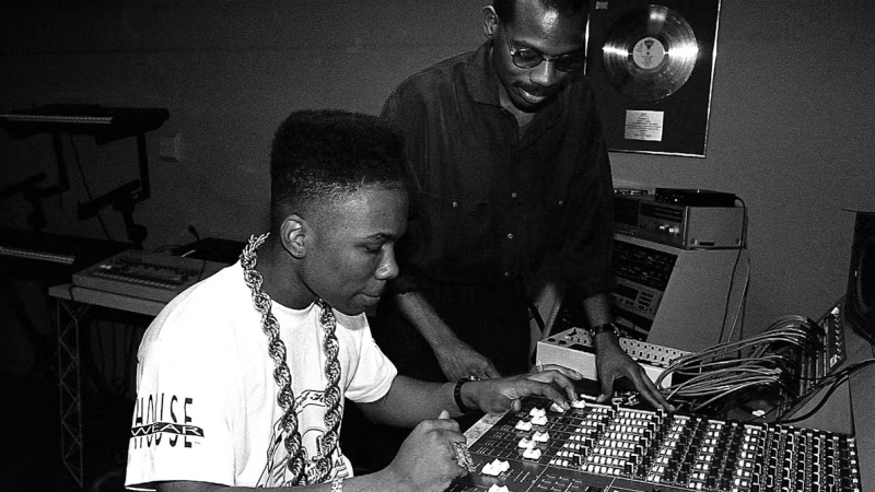 Producers Fast Eddie and Joe Smooth mix at DJ International Studios in Chicago in 1990. Innovation was at the forefront of house and hip-hop. Raymond Boyd/Getty Images