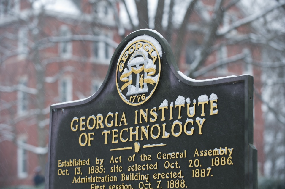 Sign in snow