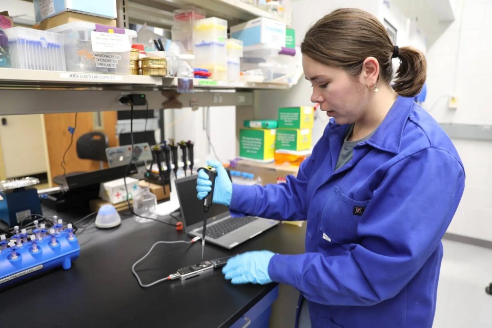 jordan.jpgGeorgia Tech Ph.D. student Jordan McKaig demonstrates how NASA astronauts onboard the International Space Station will use the MinION sequencing device to identify bacteria genomes. Credit: Georgia Tech